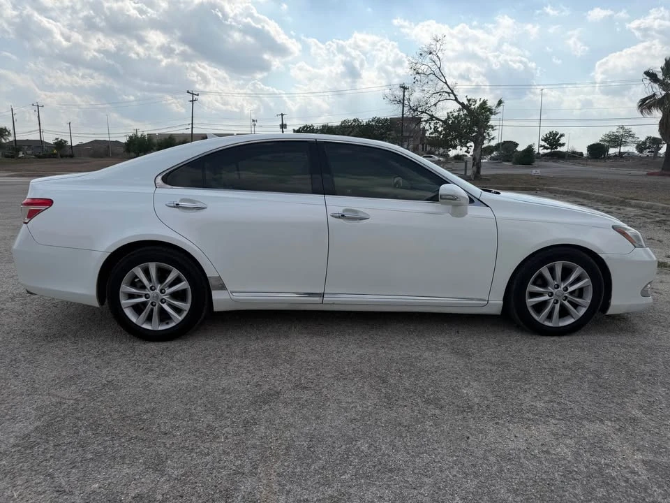 2011 Lexus ES 5th Gen - Image 4 of 19