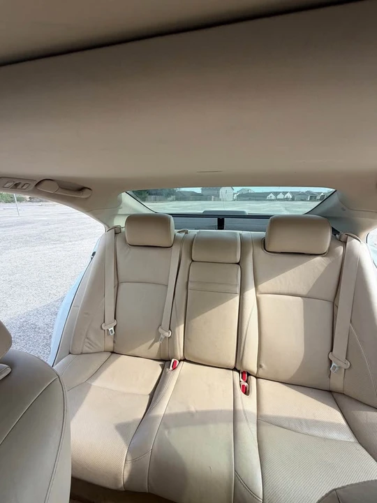 2011 Lexus ES 5th Gen - Image 13 of 19