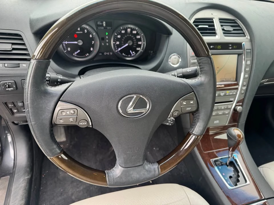 2011 Lexus ES 5th Gen - Image 9 of 20