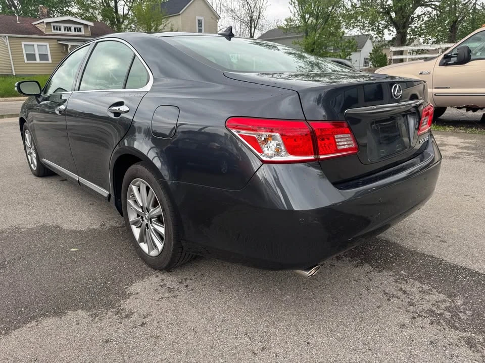 2011 Lexus ES 5th Gen - Image 19 of 20