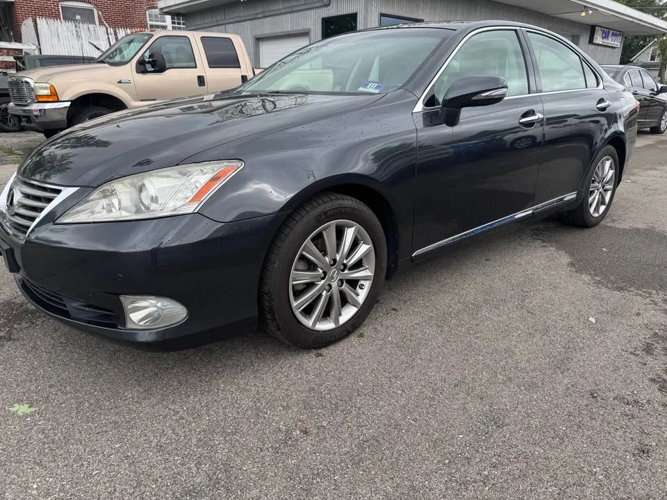 2011 Lexus ES 5th Gen - Image 3 of 20