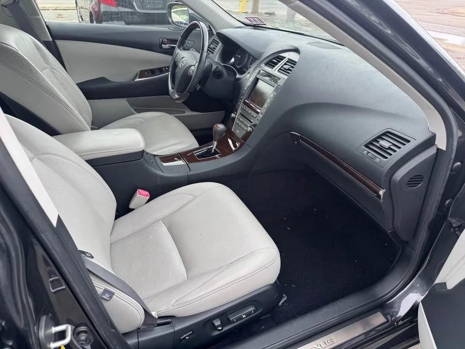2011 Lexus ES 5th Gen - Image 8 of 20