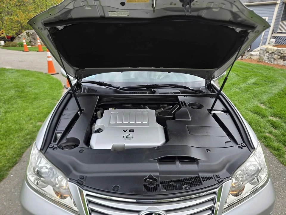 2011 Lexus ES 5th Gen - Image 6 of 12