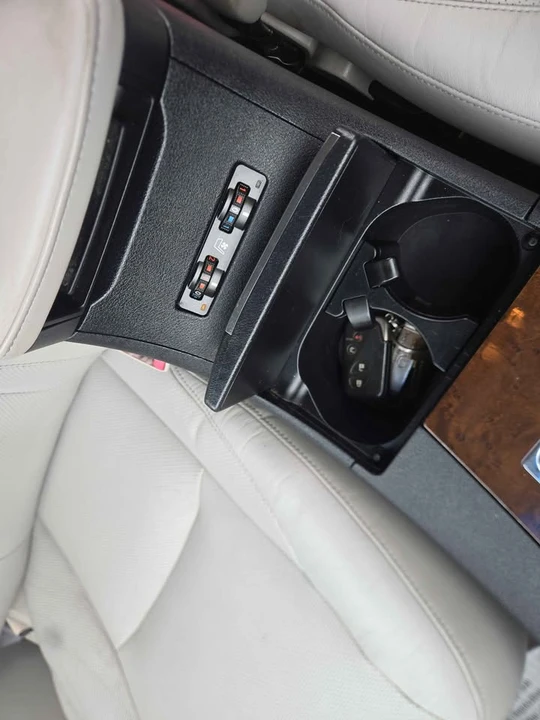 2011 Lexus ES 5th Gen - Image 11 of 12