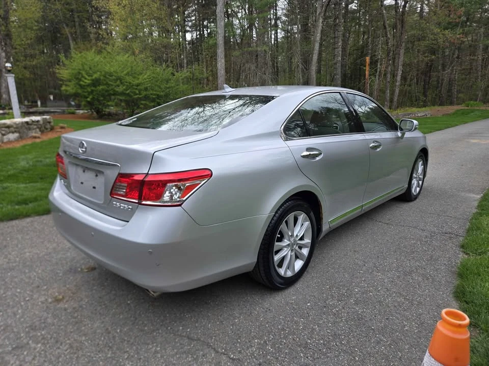 2011 Lexus ES 5th Gen - Image 3 of 12