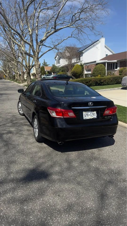 2011 Lexus ES 5th Gen - Image 4 of 13
