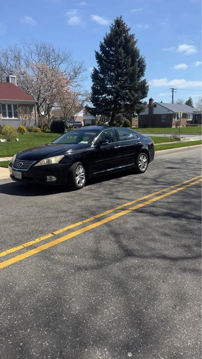 2011 Lexus ES 5th Gen - Image 3 of 13