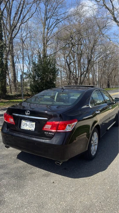 2011 Lexus ES 5th Gen - Image 9 of 13