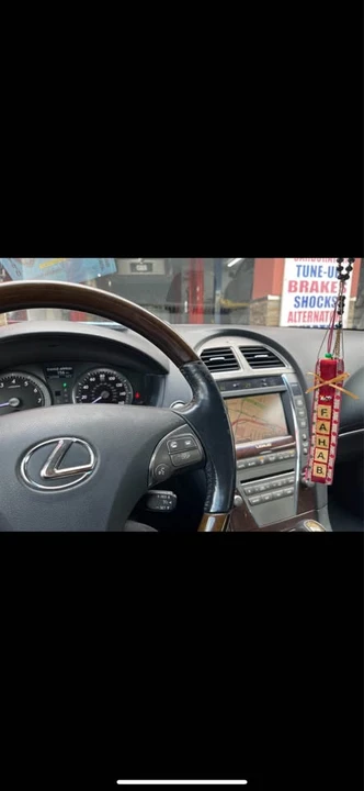 2011 Lexus ES 5th Gen - Image 10 of 13