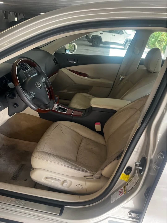 2011 Lexus ES 5th Gen - Image 6 of 13