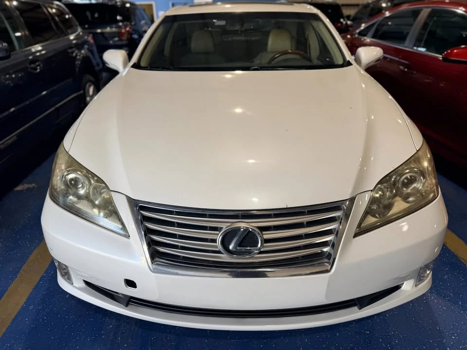 2011 Lexus ES 4th Gen - Image 2 of 9