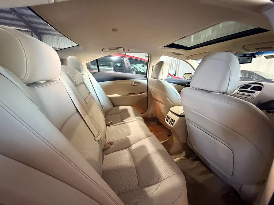 2011 Lexus ES 4th Gen - Image 8 of 9