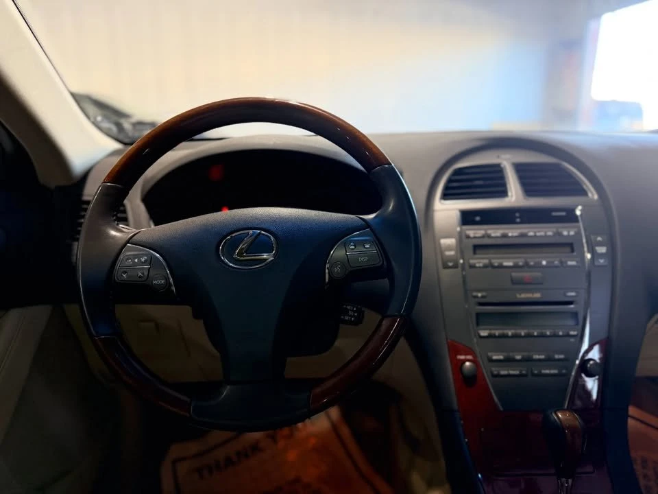 2011 Lexus ES 4th Gen - Image 9 of 9