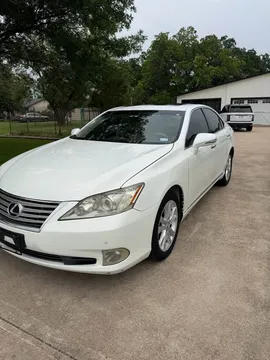 2011 Lexus ES 250 Luxury Sedan