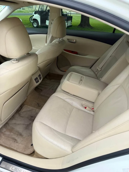 2011 Lexus ES 5th Gen - Image 9 of 10