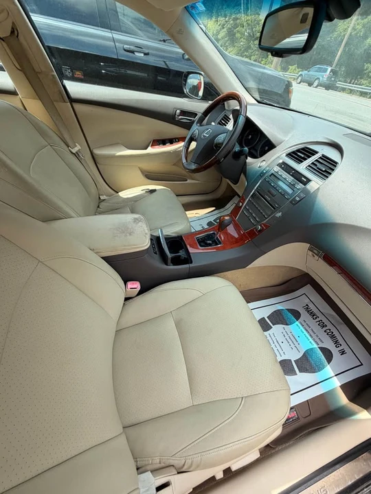 2011 Lexus ES 5th Gen - Image 6 of 9