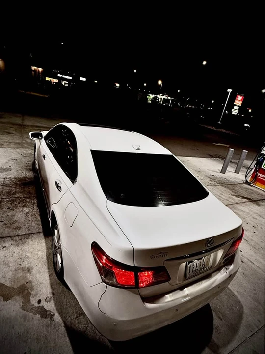 2011 Lexus ES 5th Gen - Image 3 of 11
