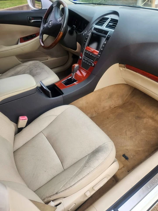 2011 Lexus ES 5th Gen - Image 5 of 7