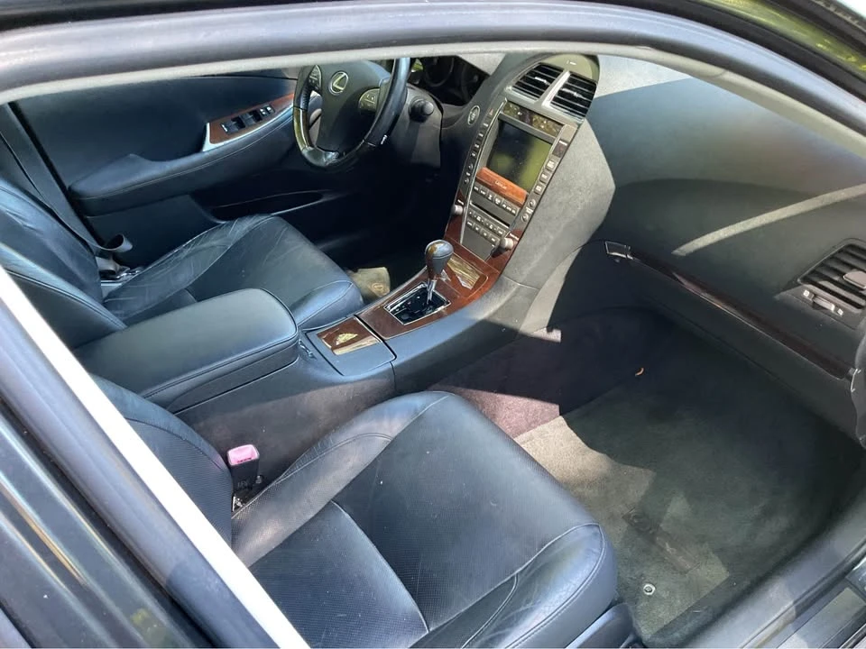 2011 Lexus ES 5th Gen - Image 9 of 18