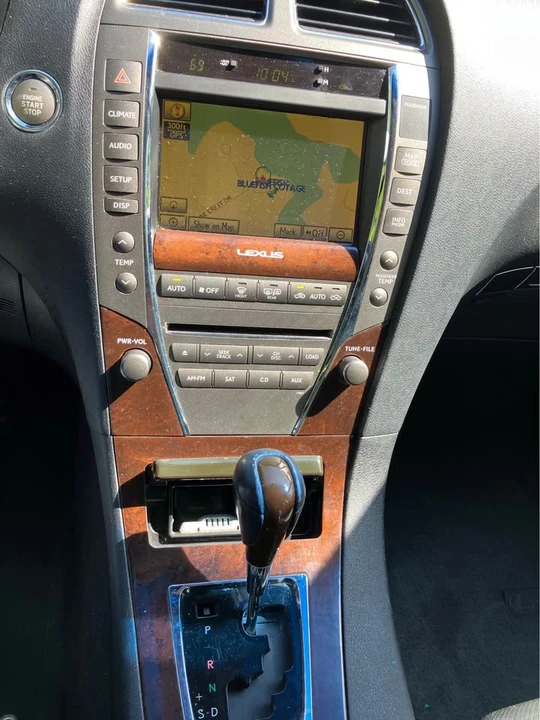 2011 Lexus ES 5th Gen - Image 14 of 18