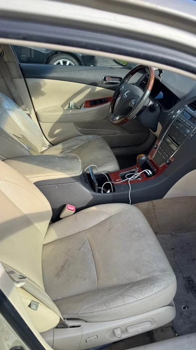 2011 Lexus ES 5th Gen - Image 4 of 5