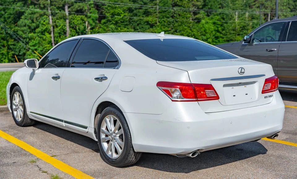 2011 Lexus ES 5th Gen - Image 10 of 10