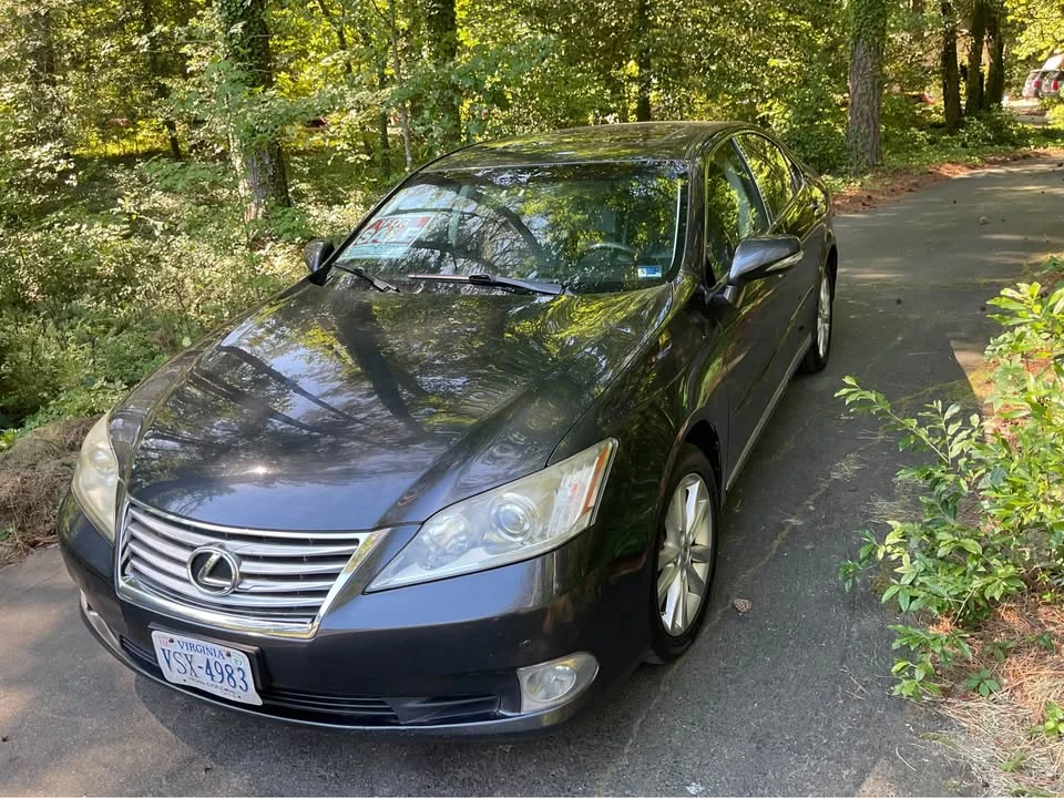 2011 Lexus ES 5th Gen - Image 2 of 18