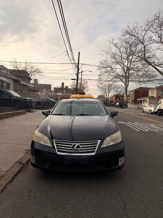 2011 Lexus ES 5th Gen - Image 4 of 7