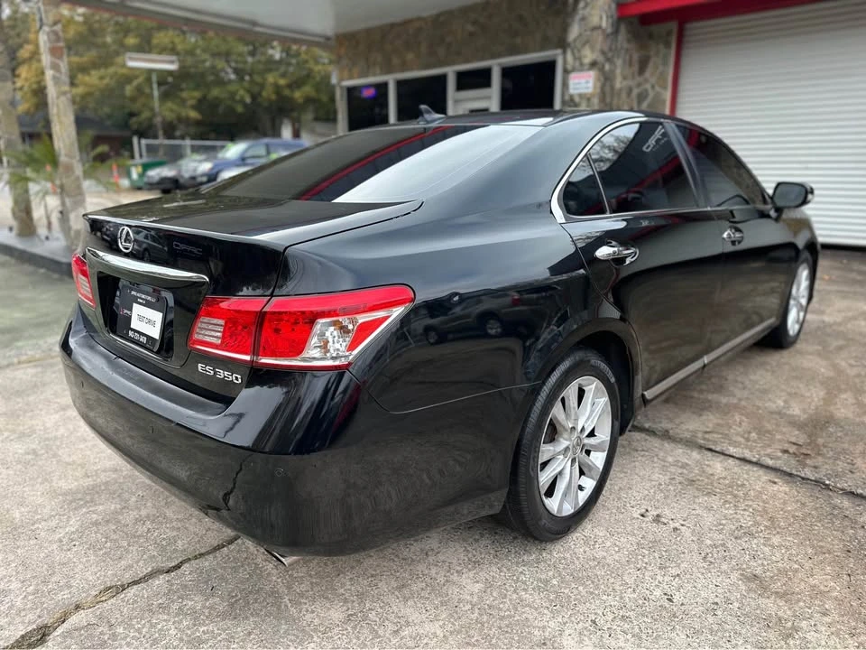 2011 Lexus ES 5th Gen - Image 5 of 18