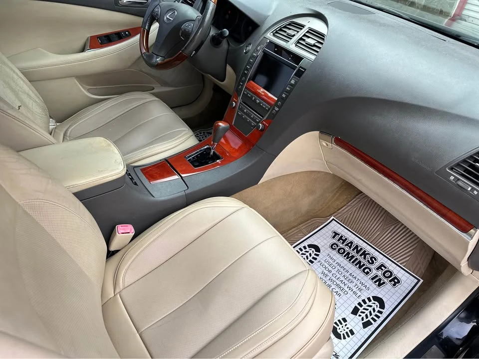 2011 Lexus ES 5th Gen - Image 11 of 18