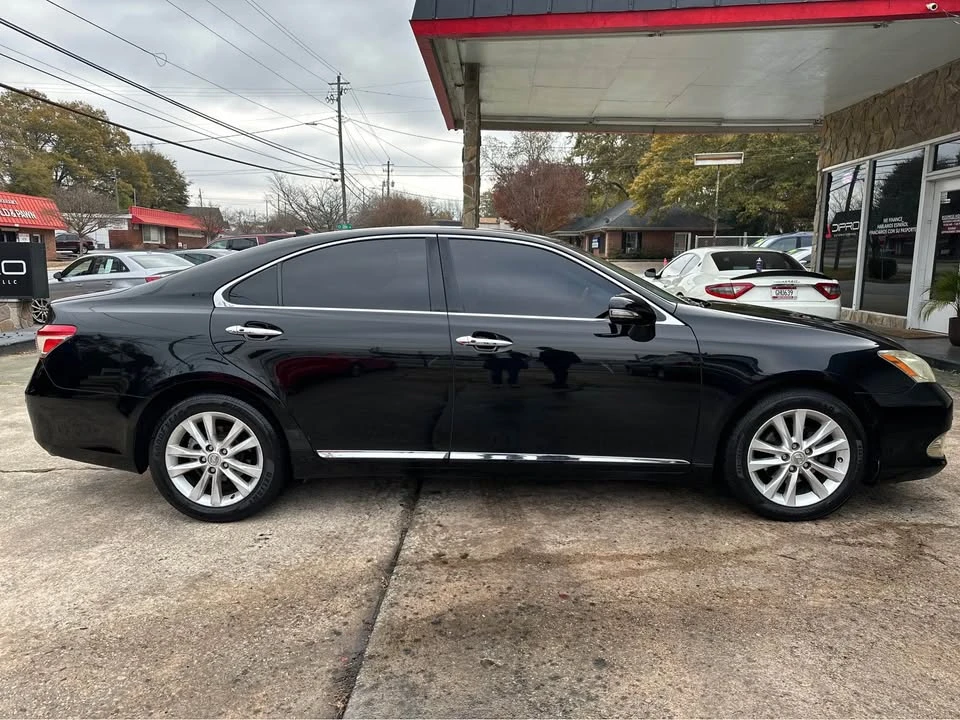 2011 Lexus ES 5th Gen - Image 4 of 18