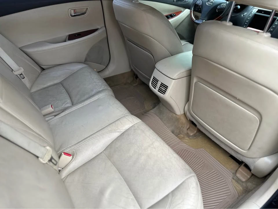 2011 Lexus ES 5th Gen - Image 12 of 18