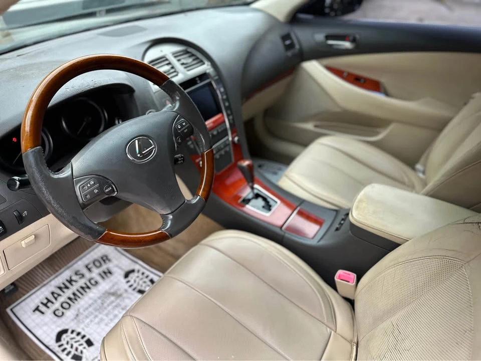 2011 Lexus ES 5th Gen - Image 9 of 18