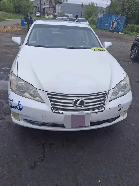2011 Lexus ES 5th Gen - Image 11 of 13