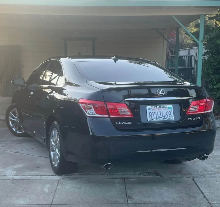 2011 Lexus ES 5th Gen - Image 3 of 8