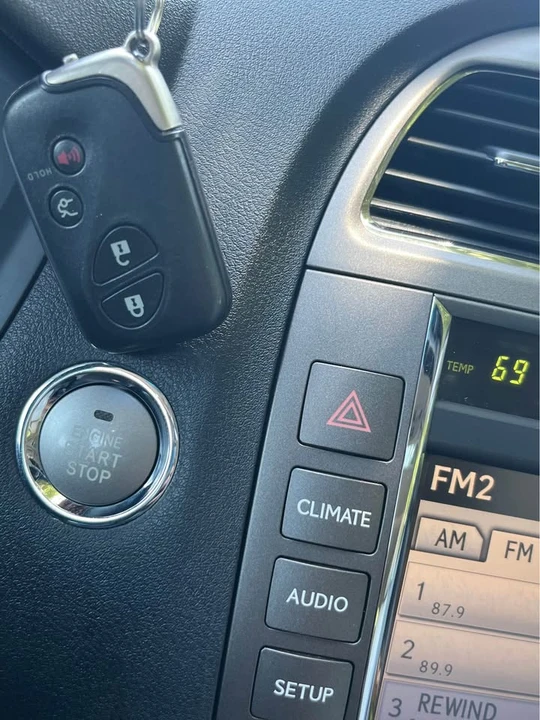 2011 Lexus ES 5th Gen - Image 11 of 14