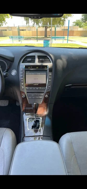 2011 Lexus ES 5th Gen - Image 14 of 14