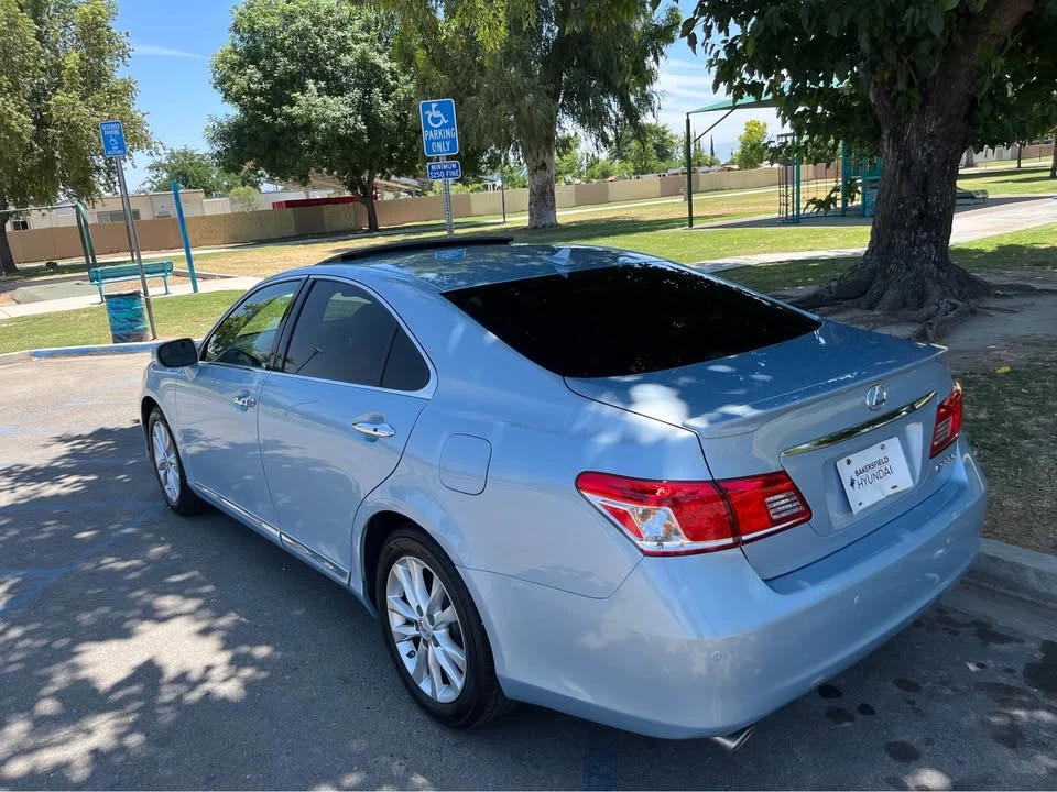 2011 Lexus ES 5th Gen - Image 6 of 14