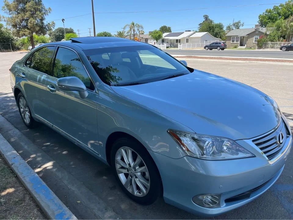 2011 Lexus ES 5th Gen - Image 4 of 14