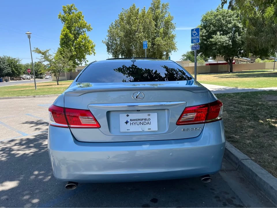 2011 Lexus ES 5th Gen - Image 8 of 14