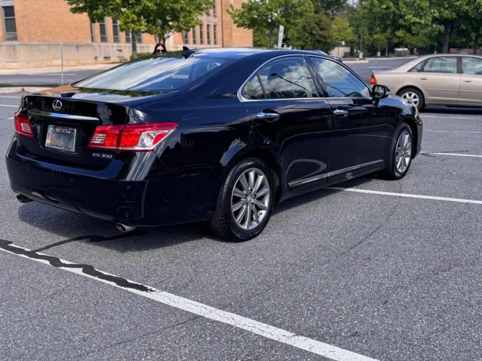 2011 Lexus ES 5th Gen - Image 2 of 19