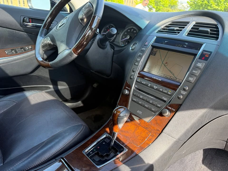 2011 Lexus ES 5th Gen - Image 18 of 19