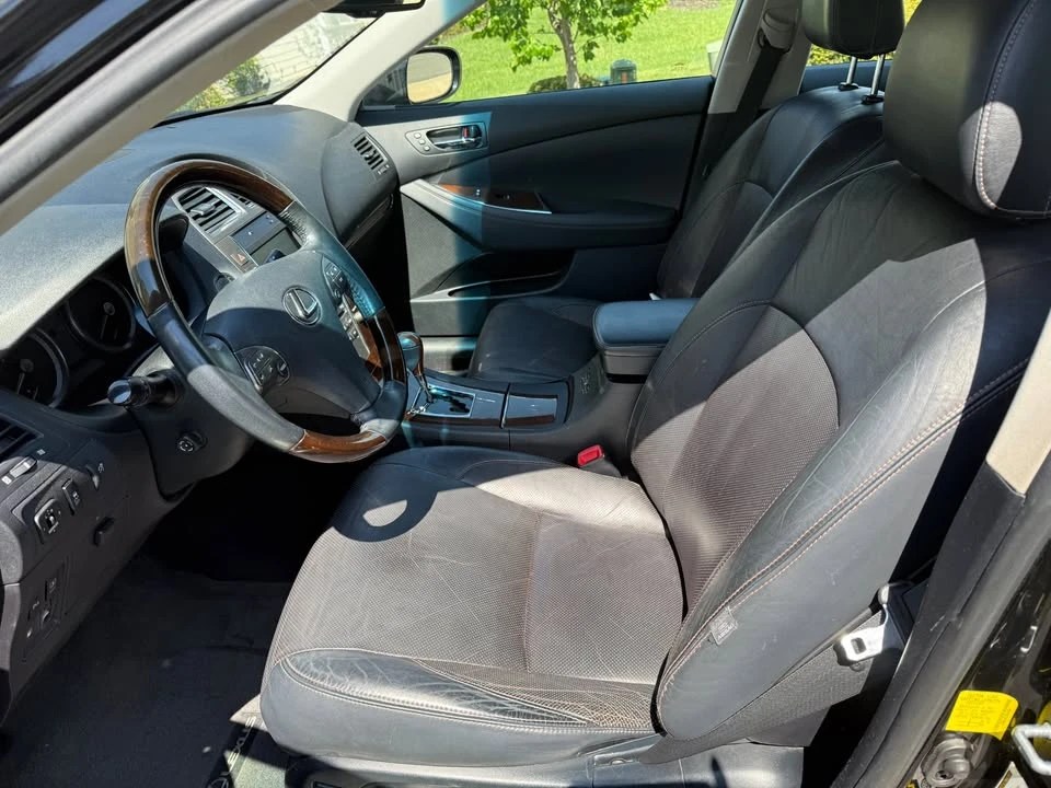 2011 Lexus ES 5th Gen - Image 16 of 19