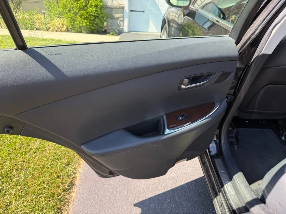 2011 Lexus ES 5th Gen - Image 14 of 19