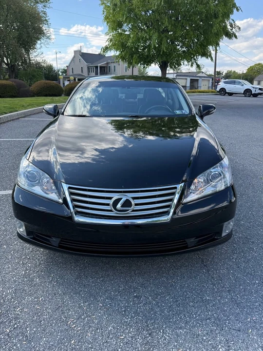 2011 Lexus ES 5th Gen - Image 11 of 19