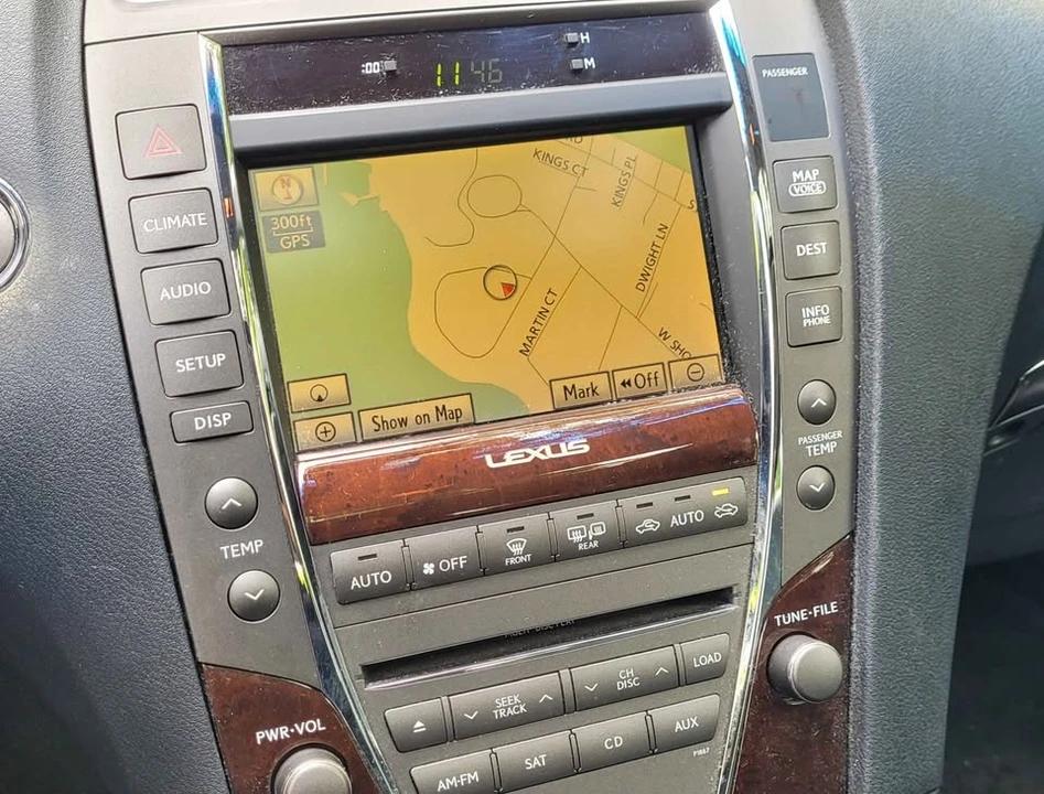 2011 Lexus ES 5th Gen - Image 8 of 8