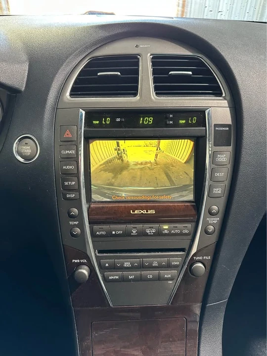 2011 Lexus ES 4th Gen - Image 14 of 19