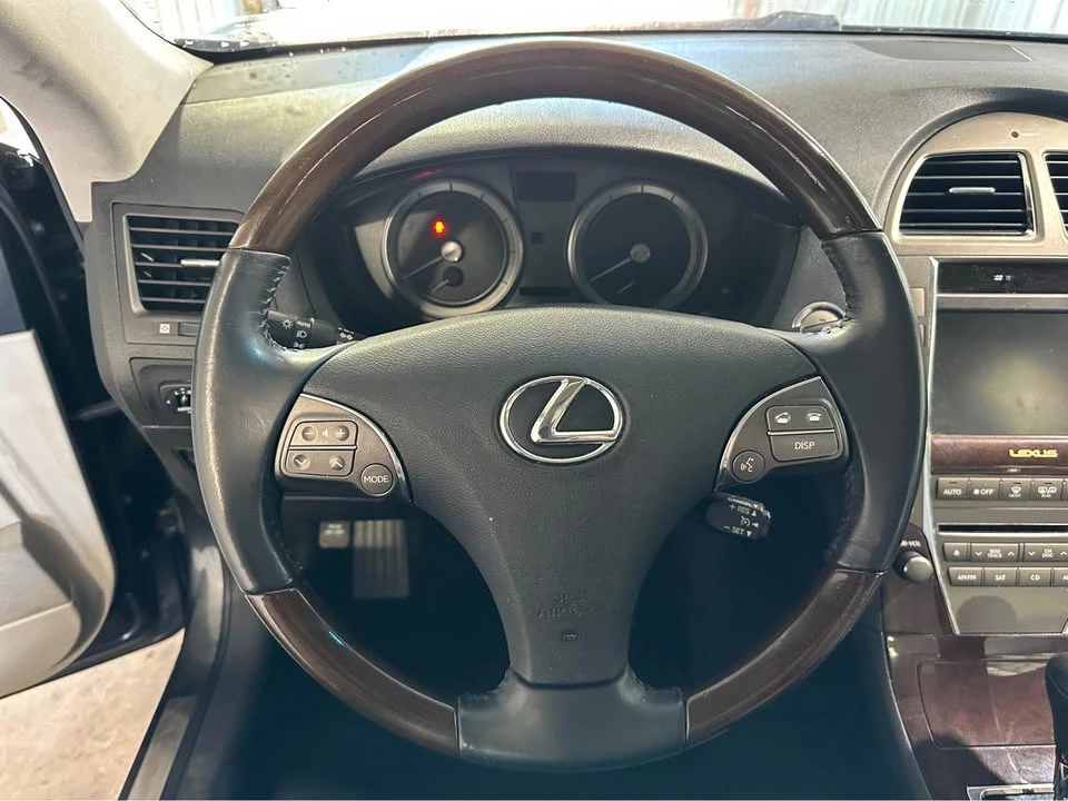 2011 Lexus ES 4th Gen - Image 10 of 19