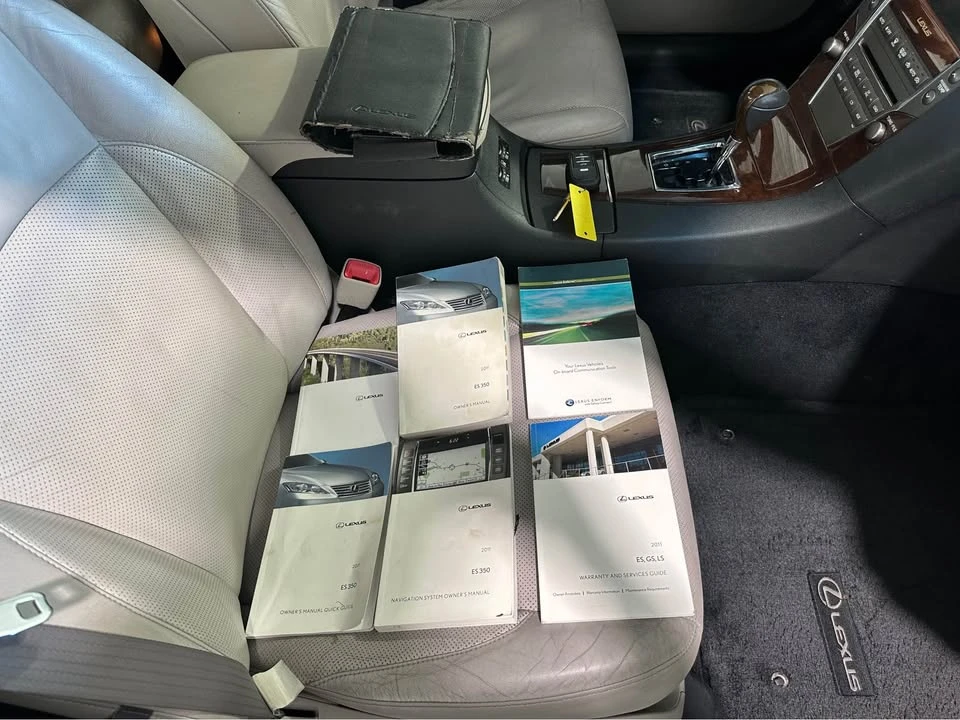 2011 Lexus ES 4th Gen - Image 19 of 19