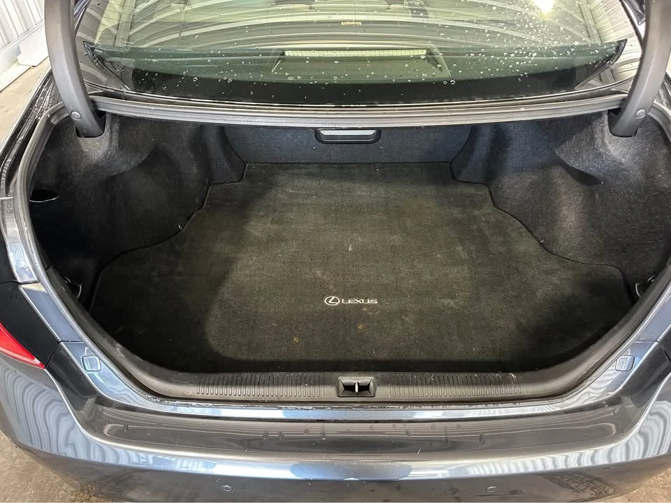 2011 Lexus ES 4th Gen - Image 18 of 19